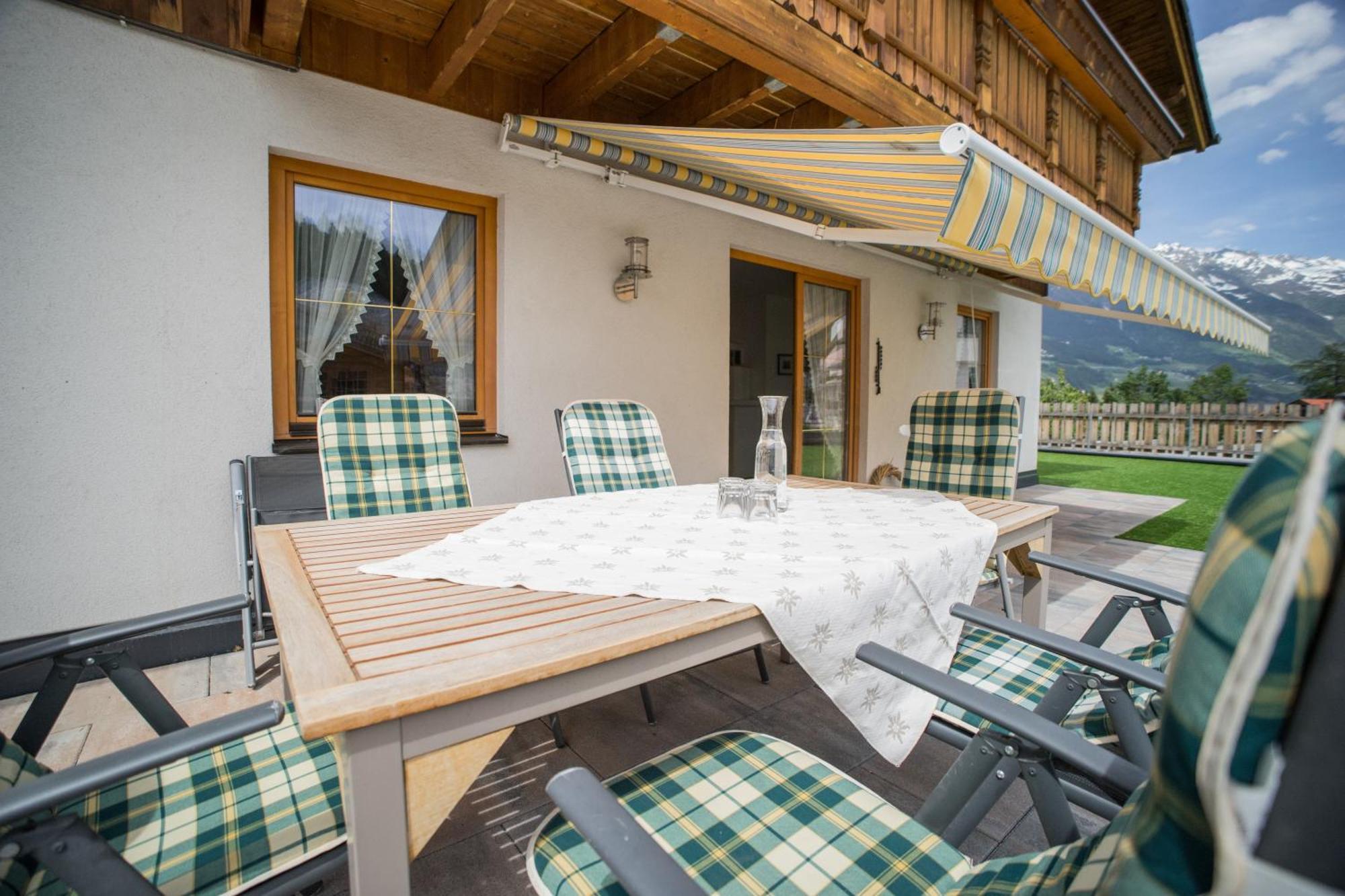 Alpenzeit Villa Ladis Buitenkant foto